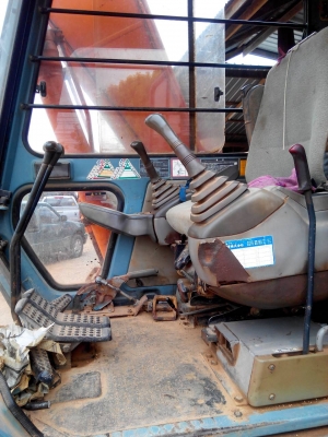 HITACHI EX120-3