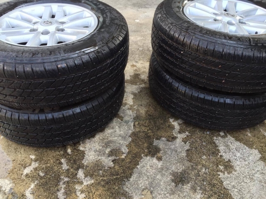 ขายล้อแม็กฟอจูนเนอร์พร้อมยางขอบ17 ยางมิชลิน 265/65/17 ปี 13 ยางดอกลึก ใช้งานได้อีกนาน พร้อมน็อตล้อ ขายล้อแม็กฟอจูนเนอร์พร้อมยางขอบ17 ยางมิชลิน 265/65/17 ปี 13 ยางดอกลึก ใช้งานได้อีกนาน พร้อมน็อตล้อ