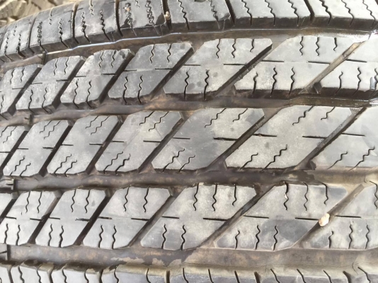 ขายล้อแม็กฟอจูนเนอร์พร้อมยางขอบ17 ยางมิชลิน 265/65/17 ปี 13 ยางดอกลึก ใช้งานได้อีกนาน พร้อมน็อตล้อ ขายล้อแม็กฟอจูนเนอร์พร้อมยางขอบ17 ยางมิชลิน 265/65/17 ปี 13 ยางดอกลึก ใช้งานได้อีกนาน พร้อมน็อตล้อ