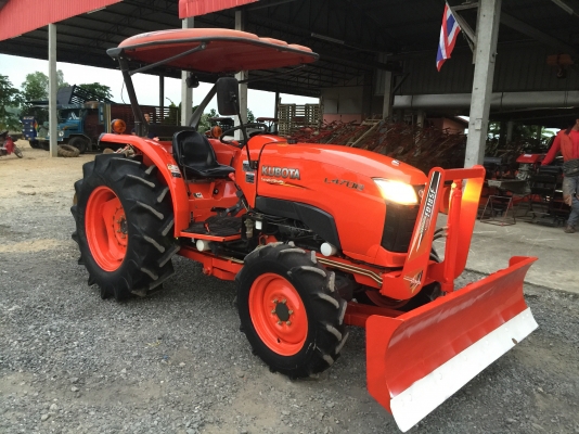 ขายรถไถคโบต้า L4708(4wD)2เพลา รถสวยมากทำงาน 900 ชั่วโมง พร้อมอุปกรณ์ครบชุด สนใจโทร 081-9136451 คุณโบว์