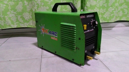 ตู้เชื่อมอินเวอร์เตอร์ ยี่ห้อ JASIC ขนาด 200 แอมป์ เป็นตู้เบา เสียบปลั๊กไฟบ้านใช้งานได้เลยครับ