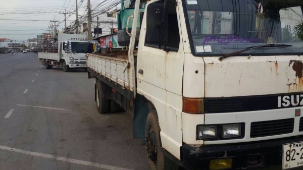 ขาย6ล้อNPR วางเครื่อง120แรงม้า