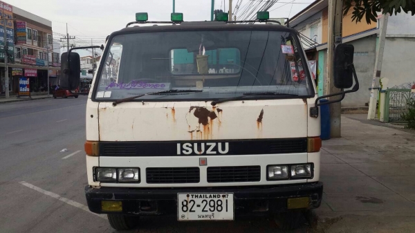 ขาย6ล้อNPR วางเครื่อง120แรงม้า