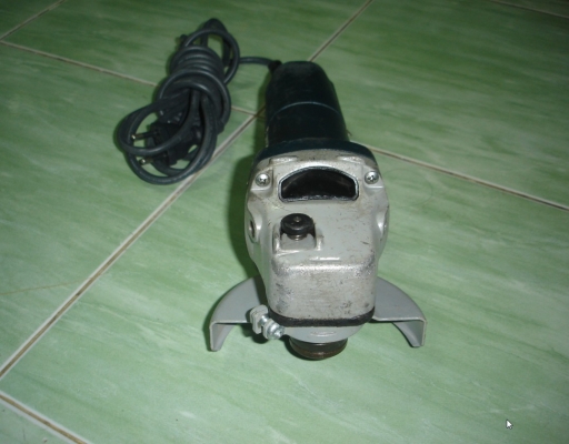 ขายเครื่องเจียรไฟฟ้า 4 นิ้ว 850 วัตต์ BOSCH รุ่น GWS 8-100CE ปรับรอบได้6สปีด