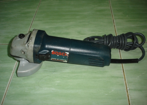 ขายเครื่องเจียรไฟฟ้า 4 นิ้ว 850 วัตต์ BOSCH รุ่น GWS 8-100CE ปรับรอบได้6สปีด
