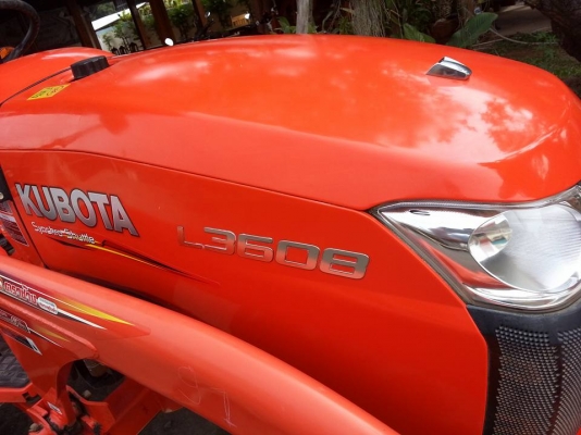 คูโบต้า L3608 4 WD พร้อมใบมีดตราช้าง ทำงาน 725 ชั่วโมง เล่มพร้อม จด ธ.ค.2556