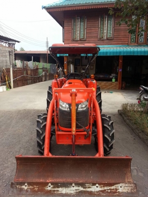 คูโบต้า L3608 4 WD พร้อมใบมีดตราช้าง ทำงาน 725 ชั่วโมง เล่มพร้อม จด ธ.ค.2556