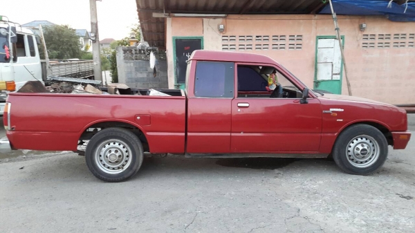 KB2500แคบ สีแดง สวยๆ แอร์เย็นเครื่องเสียงมี ภาษีเต็ม KB2500แคบ สีแดง สวยๆ แอร์เย็นเครื่องเสียงมี ภาษีเต็ม