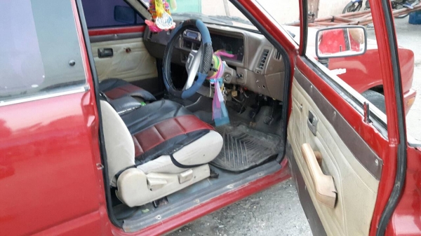 KB2500แคบ สีแดง สวยๆ แอร์เย็นเครื่องเสียงมี ภาษีเต็ม KB2500แคบ สีแดง สวยๆ แอร์เย็นเครื่องเสียงมี ภาษีเต็ม