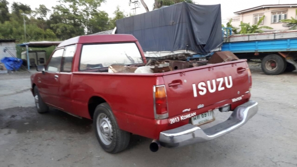 KB2500แคบ สีแดง สวยๆ แอร์เย็นเครื่องเสียงมี ภาษีเต็ม KB2500แคบ สีแดง สวยๆ แอร์เย็นเครื่องเสียงมี ภาษีเต็ม