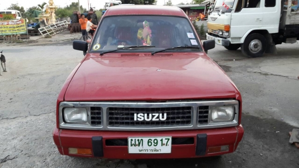 KB2500แคบ สีแดง สวยๆ แอร์เย็นเครื่องเสียงมี ภาษีเต็ม KB2500แคบ สีแดง สวยๆ แอร์เย็นเครื่องเสียงมี ภาษีเต็ม