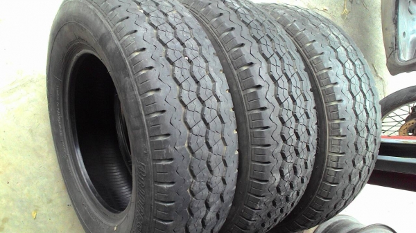 215/70R15 BRIDGESTONE R623 มี 3 เส้น ปี2013 tel.081-427-3941 ไอดีไลน์ autobot107