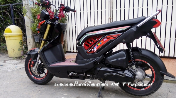 Zoomer-x ตัว Top คอมบายเบรคจดปี 56 แต่งสวยรถมือเดียว