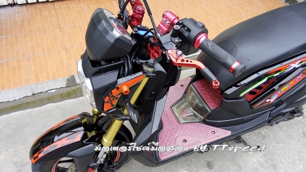 Zoomer-x ตัว Top คอมบายเบรคจดปี 56 แต่งสวยรถมือเดียว