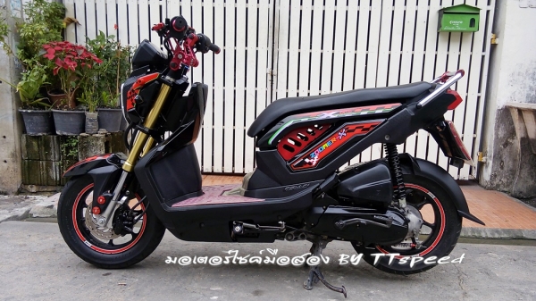 Zoomer-x ตัว Top คอมบายเบรคจดปี 56 แต่งสวยรถมือเดียว