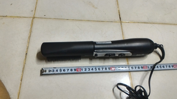 หวีเป่าลมร้อน FUKAI พร้อมดูแลเส้นผมด้วยการปล่อยระบบ ION เลือกเป่าลมร้อนหรือเย็นได้เลย