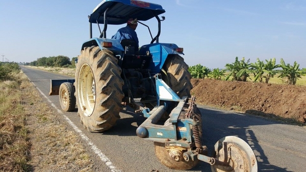 ขายรถไถFORD6640 1เพลาสภาพเก่านอก2ปี เอกสารใบอินวอยซ์ ใบดันหน้า ผานหลัง เครื่องแน่น ขายรถไถFORD6640 1เพลาสภาพเก่านอก2ปี เอกสารใบอินวอยซ์ ใบดันหน้า ผานหลัง เครื่องแน่น