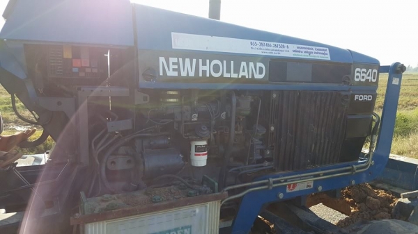 ขายรถไถFORD6640 1เพลาสภาพเก่านอก2ปี เอกสารใบอินวอยซ์ ใบดันหน้า ผานหลัง เครื่องแน่น ขายรถไถFORD6640 1เพลาสภาพเก่านอก2ปี เอกสารใบอินวอยซ์ ใบดันหน้า ผานหลัง เครื่องแน่น