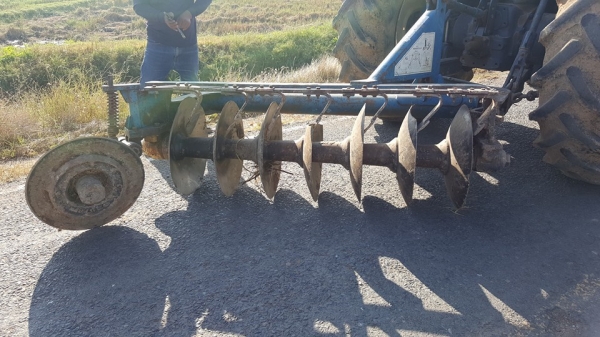 ขายรถไถFORD6640 1เพลาสภาพเก่านอก2ปี เอกสารใบอินวอยซ์ ใบดันหน้า ผานหลัง เครื่องแน่น ขายรถไถFORD6640 1เพลาสภาพเก่านอก2ปี เอกสารใบอินวอยซ์ ใบดันหน้า ผานหลัง เครื่องแน่น