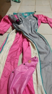 ชุดคุมกันหนาวกันลมทั้งตัวสีชมพู ยี่ห้อ DESCENTE เบอร์ L ใส่ขับรถมอเตอร์ไชค์ เล่นสกี สู้ความหนาวได้ดี