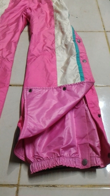 ชุดคุมกันหนาวกันลมทั้งตัวสีชมพู ยี่ห้อ DESCENTE เบอร์ L ใส่ขับรถมอเตอร์ไชค์ เล่นสกี สู้ความหนาวได้ดี