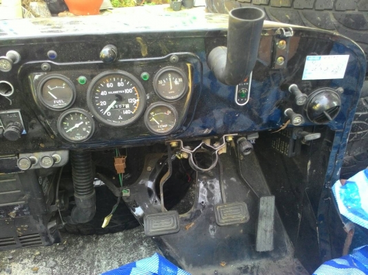 คอจิ้งหรีดจิ๊ปมิตซู