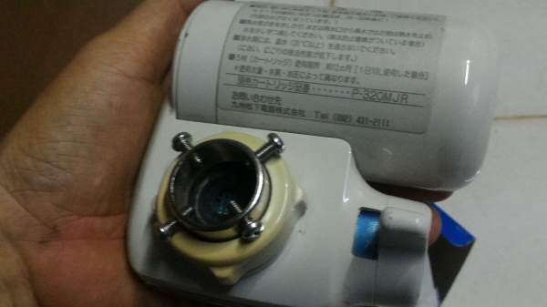 เครื่องกรองน้ำ National แบบยึดติดหัวก๊อกน้ำได้เลย ไม่ได้ใช้ไฟฟ้าเลือกแบบกรองหรือไม่กรองได้ อุปกรณ์ต่างๆครบ มีคู่มือวิธีการติดตั้งมาให้พร้อม