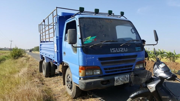 ขาย6ล้อดัมพ์เกษตร 4เมตร NPR120 Fหลัง เกียร์สโลว์กลาง แชชซีสวย แอร์เย็น สภาพสวยเดิม เครื่องดี ขาย6ล้อดัมพ์เกษตร 4เมตร NPR120 Fหลัง เกียร์สโลว์กลาง แชชซีสวย แอร์เย็น สภาพสวยเดิม เครื่องดี