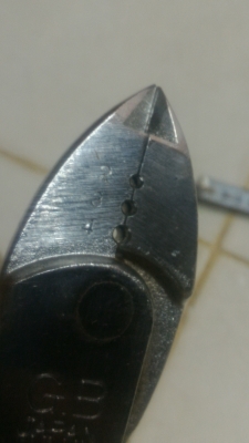 คีมตัดและปลอกสายไฟ G .B ของใหม่จากญี่ปุ่น ตัดได้คมมากตัวค่อนข้างใหญ่ ( มีตัวเดียว )