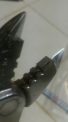 คีมตัดและปลอกสายไฟ G .B ของใหม่จากญี่ปุ่น ตัดได้คมมากตัวค่อนข้างใหญ่ ( มีตัวเดียว )