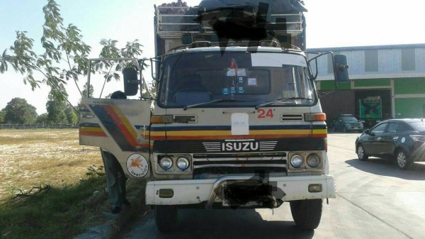 สิบล้อ อีซูซุ JCM 175เพาเดียว พ.เวอร์ ทิฟฟี ช่วงยาว6.20ม สภาพดีสวยเดิมๆกร้อมใช้ ทะเบียนภาษีเต็มปี59 พร้อมโอน