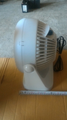 พัดลมแบบ CIRCULATOR ยี่ห้อ TWINBIRD  เส้นผ่าศูนย์กลาง 9 นิ้ว เป็นของใหม่