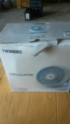 พัดลมแบบ CIRCULATOR ยี่ห้อ TWINBIRD  เส้นผ่าศูนย์กลาง 9 นิ้ว เป็นของใหม่
