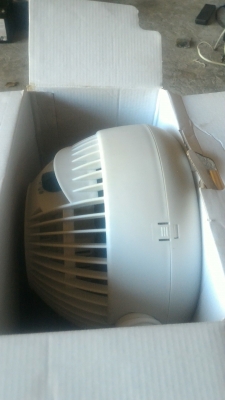 พัดลมแบบ CIRCULATOR ยี่ห้อ TWINBIRD  เส้นผ่าศูนย์กลาง 9 นิ้ว เป็นของใหม่