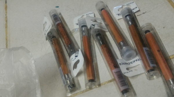 Touch Pencil อุปกรณ์แตะสัมผัสหน้าจอโทรศัพท์มือถือแทนการใช้นิ้วมือ ซึ่งบ้างที่นิ้วใหญ่ ( มี 30 อัน