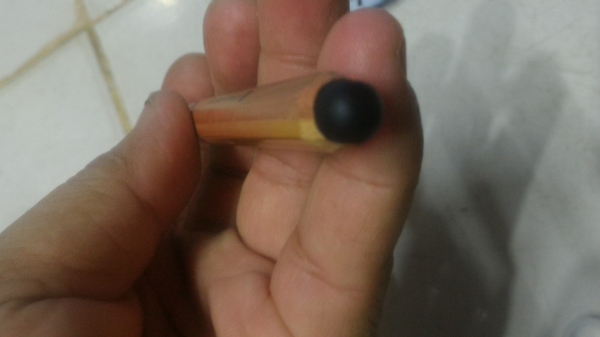 Touch Pencil อุปกรณ์แตะสัมผัสหน้าจอโทรศัพท์มือถือแทนการใช้นิ้วมือ ซึ่งบ้างที่นิ้วใหญ่ ( มี 30 อัน