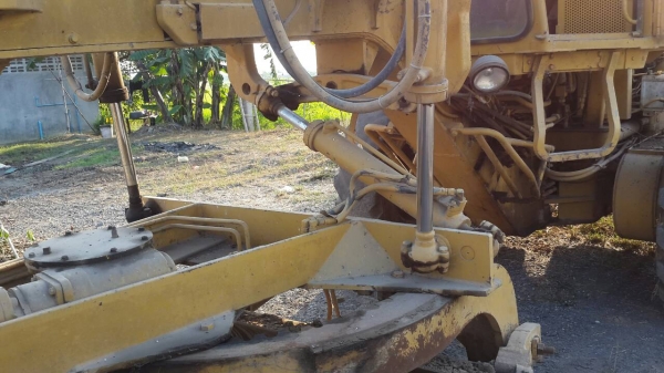 ขายรถเกรด MITSUBISHI MG300 เอกสารเล่มทะเบียน ราคา 900000