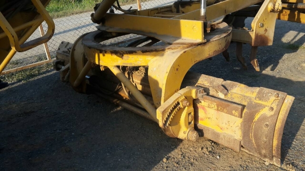 ขายรถเกรด MITSUBISHI MG300 เอกสารเล่มทะเบียน ราคา 900000