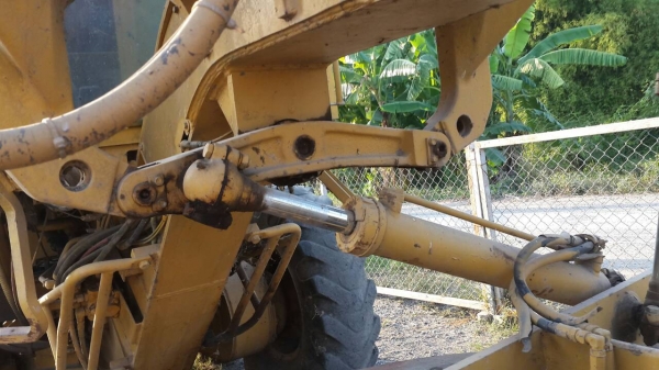 ขายรถเกรด MITSUBISHI MG300 เอกสารเล่มทะเบียน ราคา 900000