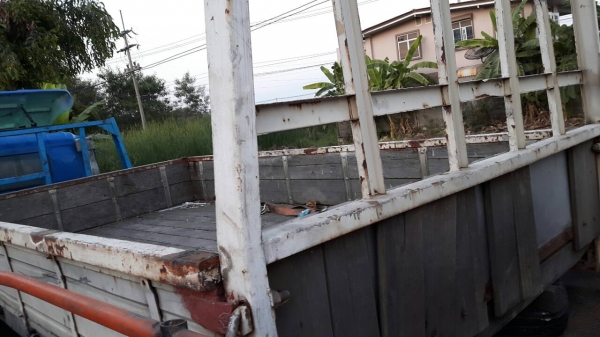 ขายกะบะ4ล้อกลางตามสภาพยกใส่ใช้ได้เลยครับ