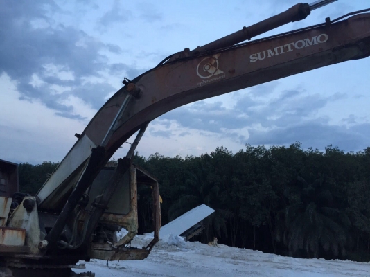 ขายรถแบคโฮ SUMITOMO 281F2 ตามสภาพ เล่มทะเบียน สนใจโทร 081-970-1072