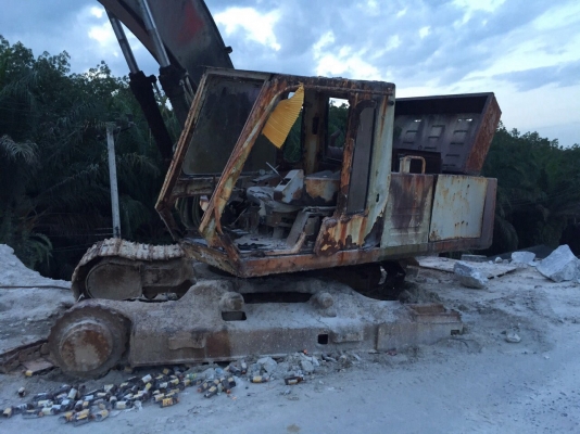 ขายรถแบคโฮ SUMITOMO 281F2 ตามสภาพ เล่มทะเบียน สนใจโทร 081-970-1072