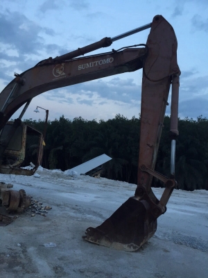 ขายรถแบคโฮ SUMITOMO 281F2 ตามสภาพ เล่มทะเบียน สนใจโทร 081-970-1072