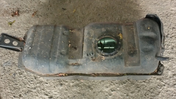 ขายถังน้ำมัน commuter 2000 สนใจ โทร 0805669540