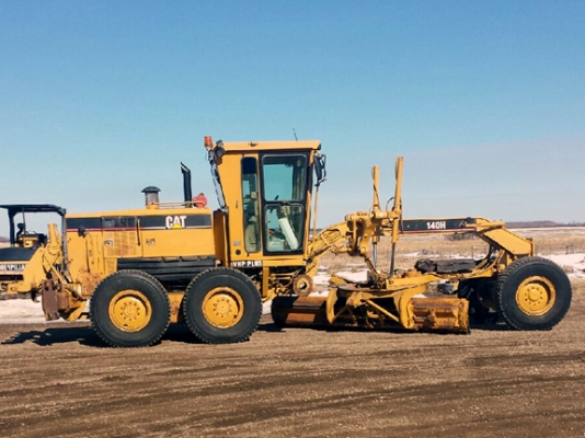 รถเกรด 140H ‪#&lrm;APM01671‬ ปี 2004 พร้อม ripper รถนำเข้าจากต่างประเทศนะคะ สนใจติดต่อ ใหม่ 061-4194022