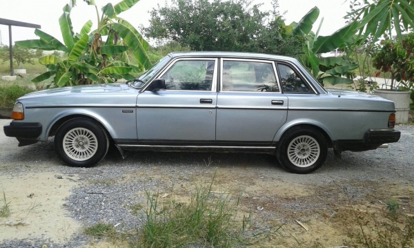 Volvo 240 สุดคลาสสิค สภาพสวยพร้อมใช้ ภายในไม่มีแตกหัก เครื่อง 1JZ ติดแก๊ซแล้ว 48,000