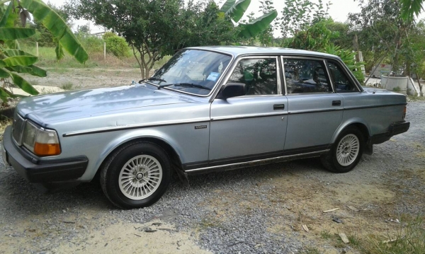 Volvo 240 สุดคลาสสิค สภาพสวยพร้อมใช้ ภายในไม่มีแตกหัก เครื่อง 1JZ ติดแก๊ซแล้ว 48,000