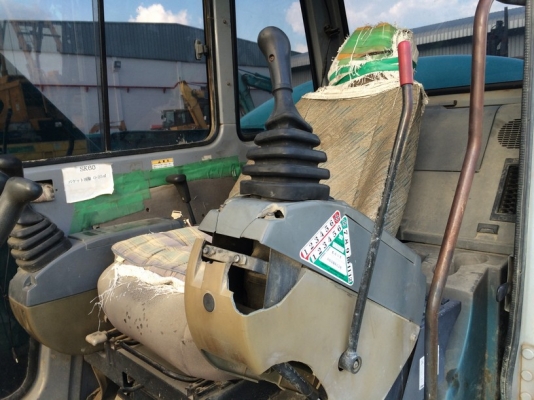 ถึงไทยแล้ว Kobelco SK60-3 SN: LE-21072 ใบแทร็คติดก้อนยาง นำเข้าจากญี่ปุ่น