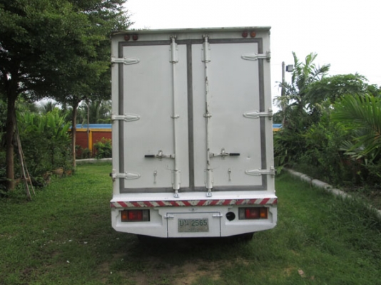 ISUZU NKR 58 E หัวการ์ตูน ตู้แห้ง 4 บาน(ขายเฉพาะตู้เท่านั้น)