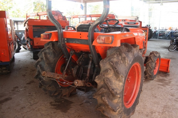 KIOTI  41 แรง พร้อมใบมีดหน้า ปี 2555